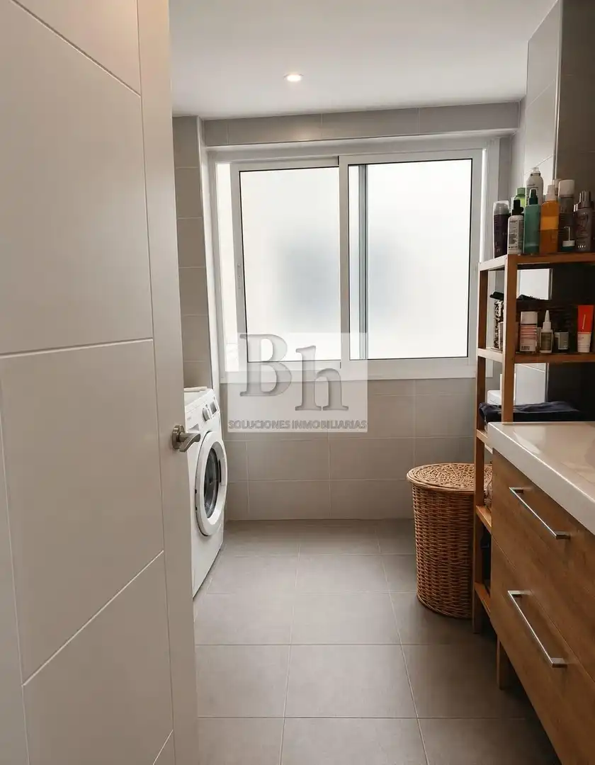 Baño de Piso en venta en Málaga con Aire acondicionado
