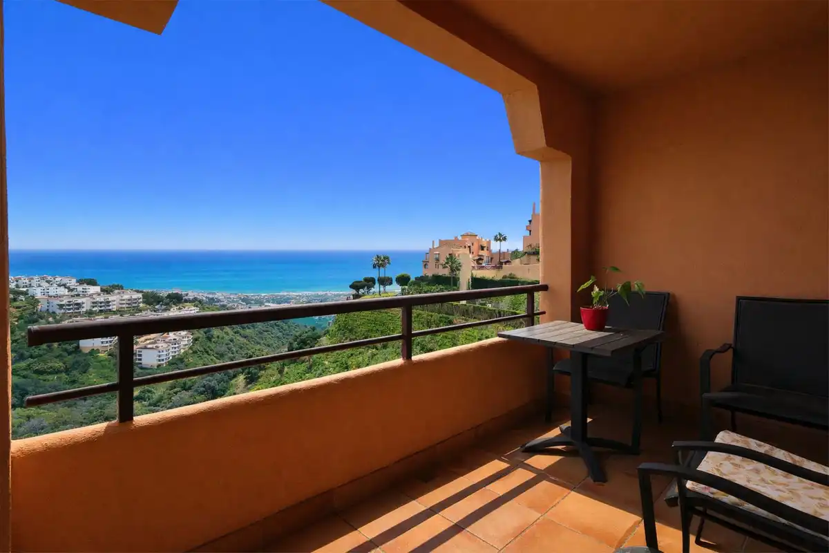 Vista exterior de Dúplex en venta en Mijas con Terraza y Piscina comunitaria