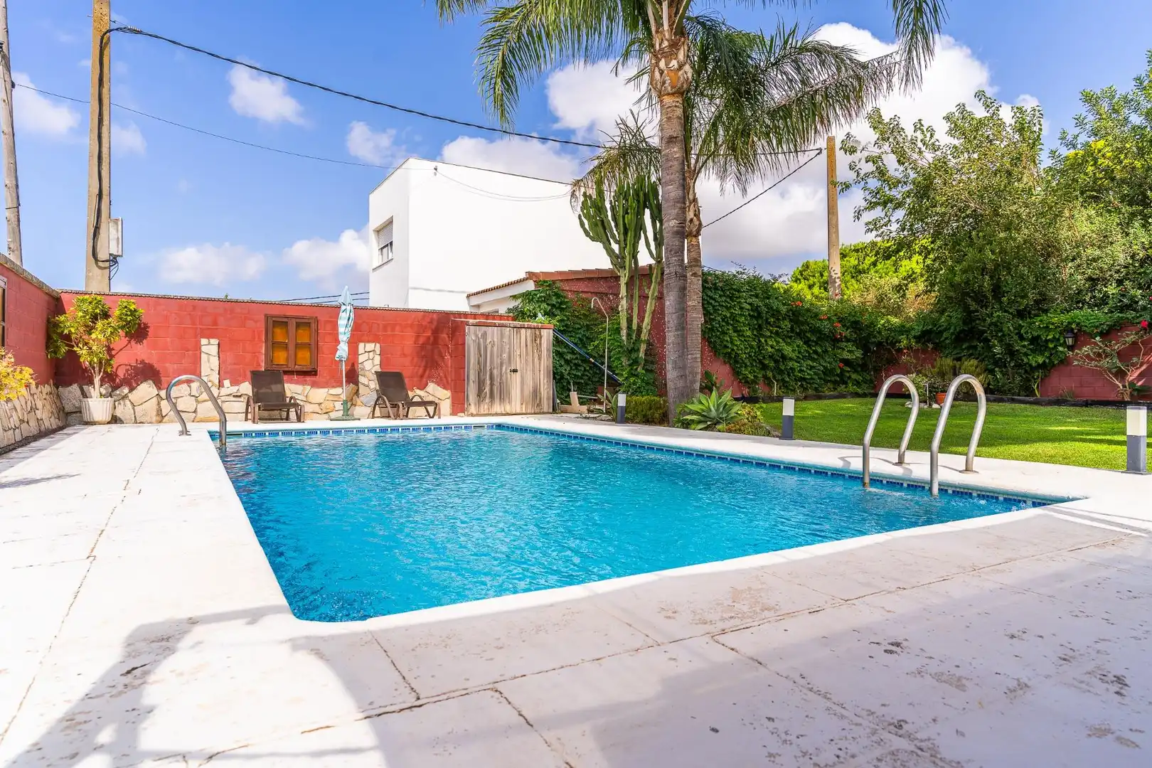 Piscina de Casa o chalet en venta en Chiclana de la Frontera con Jardín privado, Trastero y Piscina
