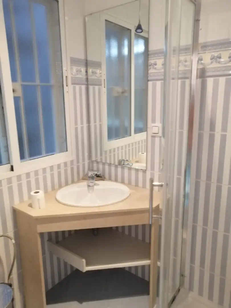 Bathroom of Flat for sale in Sevilla  with Air Conditioner, Furnished and Oven