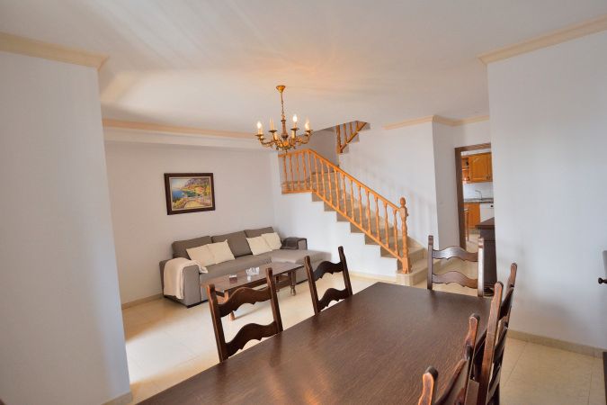 Sala d'estar de Casa adosada en venda en El Gastor