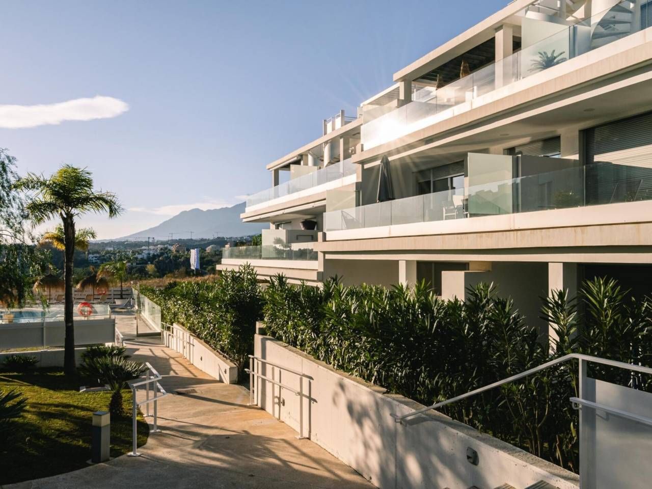 Vista exterior de Pis de lloguer en Estepona amb Aire condicionat, Calefacció i Terrassa