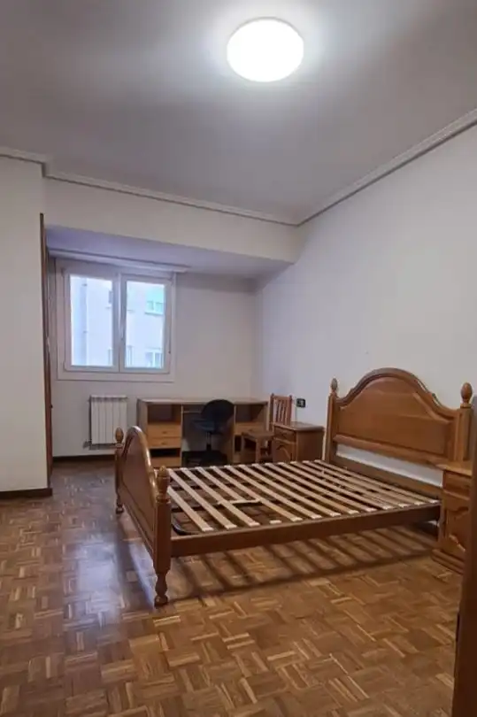 Dormitori de Pis en venda en Vitoria - Gasteiz amb Calefacció, Terrassa i Traster