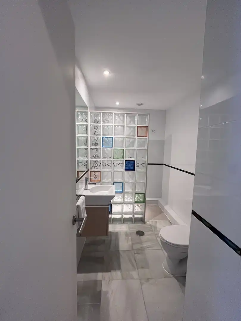 Bany de Apartament de lloguer en Estepona amb Calefacció, Terrassa i Moblat