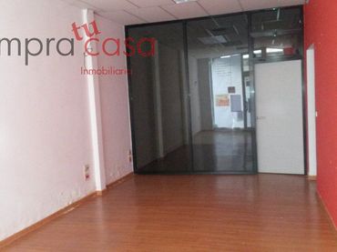 Local comercial de lloguer a Calle escultor marinas-del