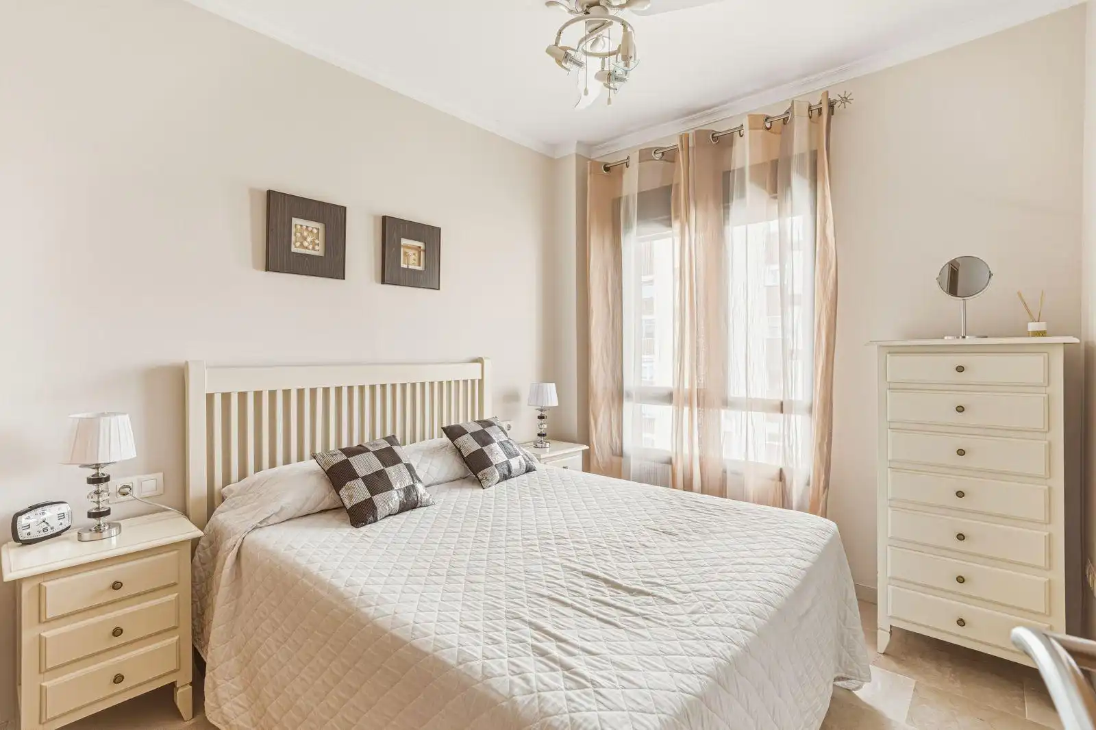 Bedroom of Apartments for sale in Los Boliches 
