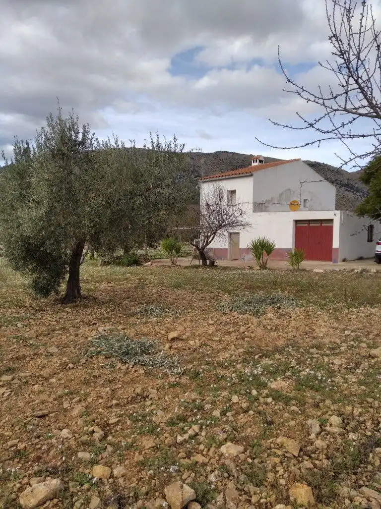 Maison rustique à vendre à Sierra Engarcerán