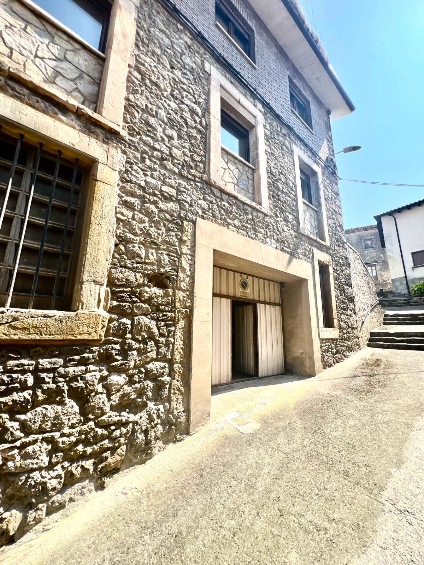 Vista exterior de Casa adosada en venda en Colunga