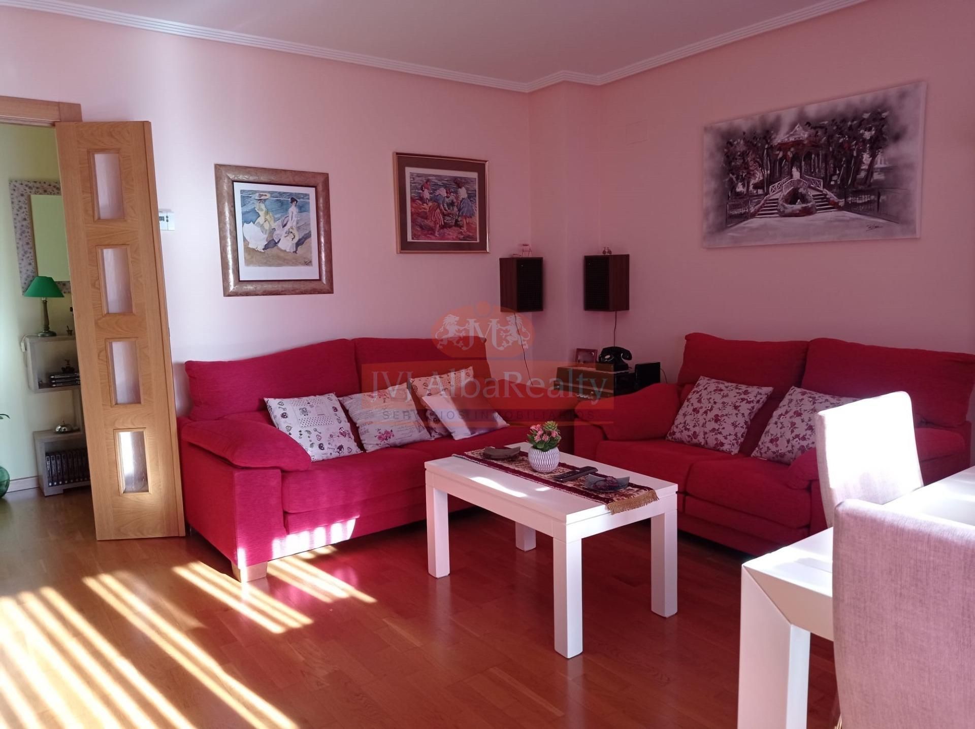 Sala d'estar de Pis en venda en  Albacete Capital amb Calefacció i Traster