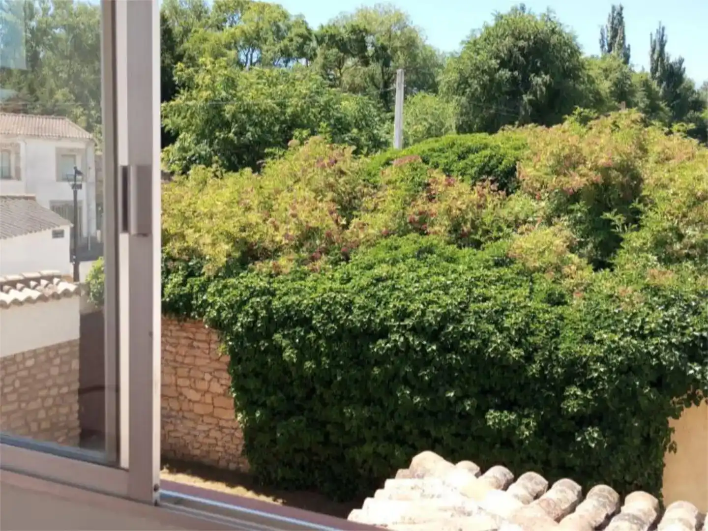 Jardí de Casa adosada en venda en Cubillas de Santa Marta amb Jardí privat, Traster i Moblat