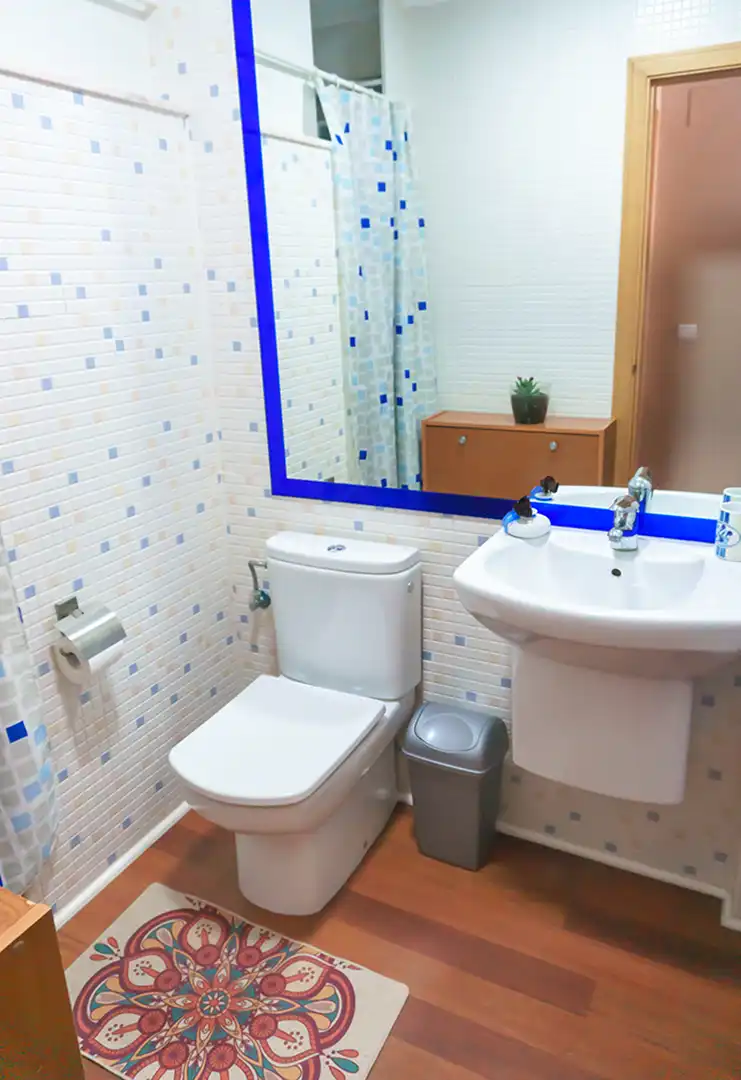 Baño de Casa adosada de alquiler en Gilet con Calefacción, Terraza y Trastero