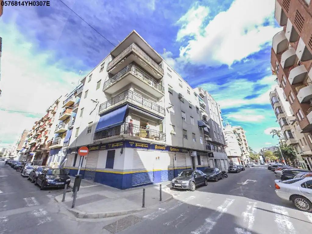 Vista exterior de Piso en venta en Elche / Elx