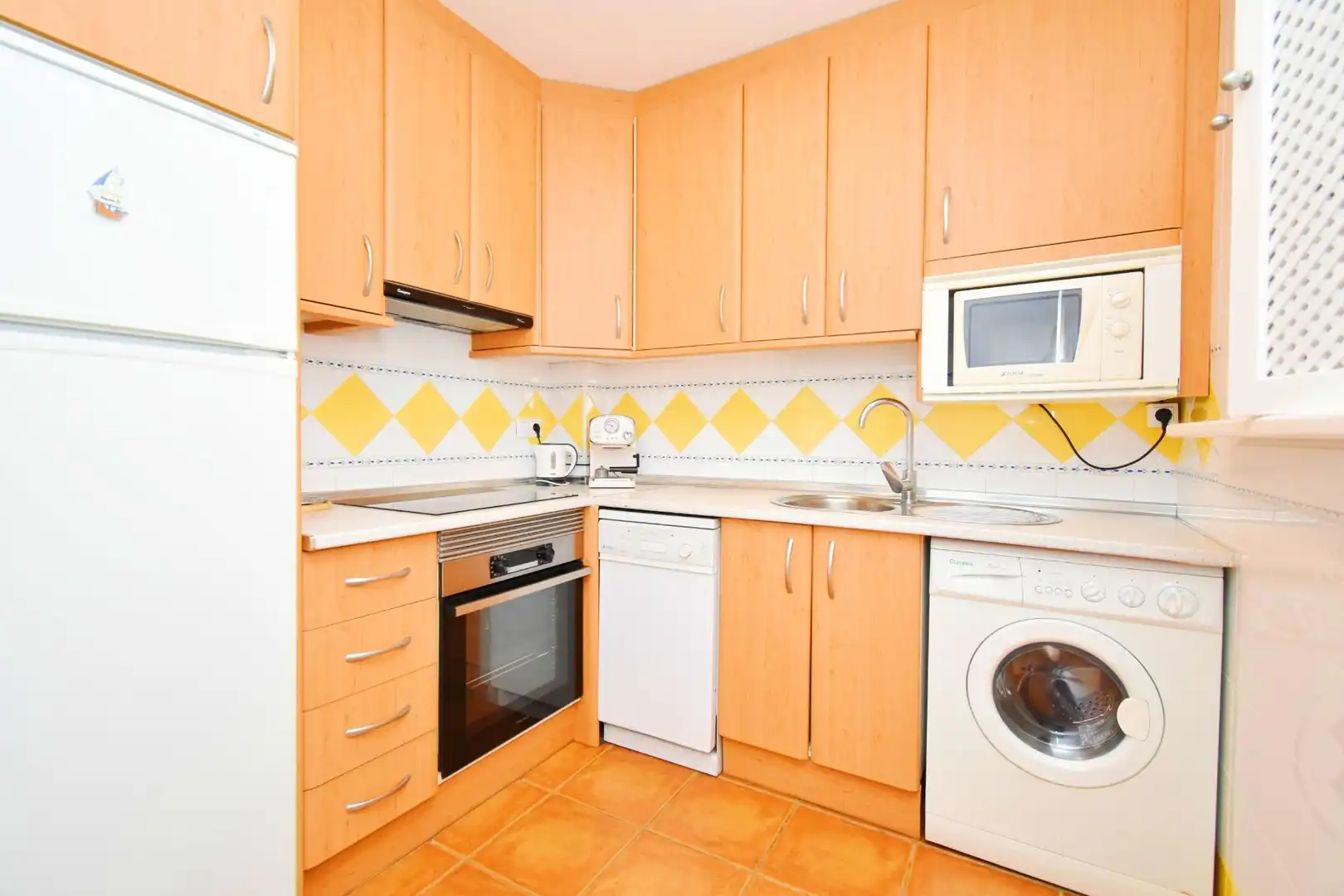 Küche von Wohnung zum Verkauf in El Ejido mit Klimaanlage, Privatgarten und Terrasse