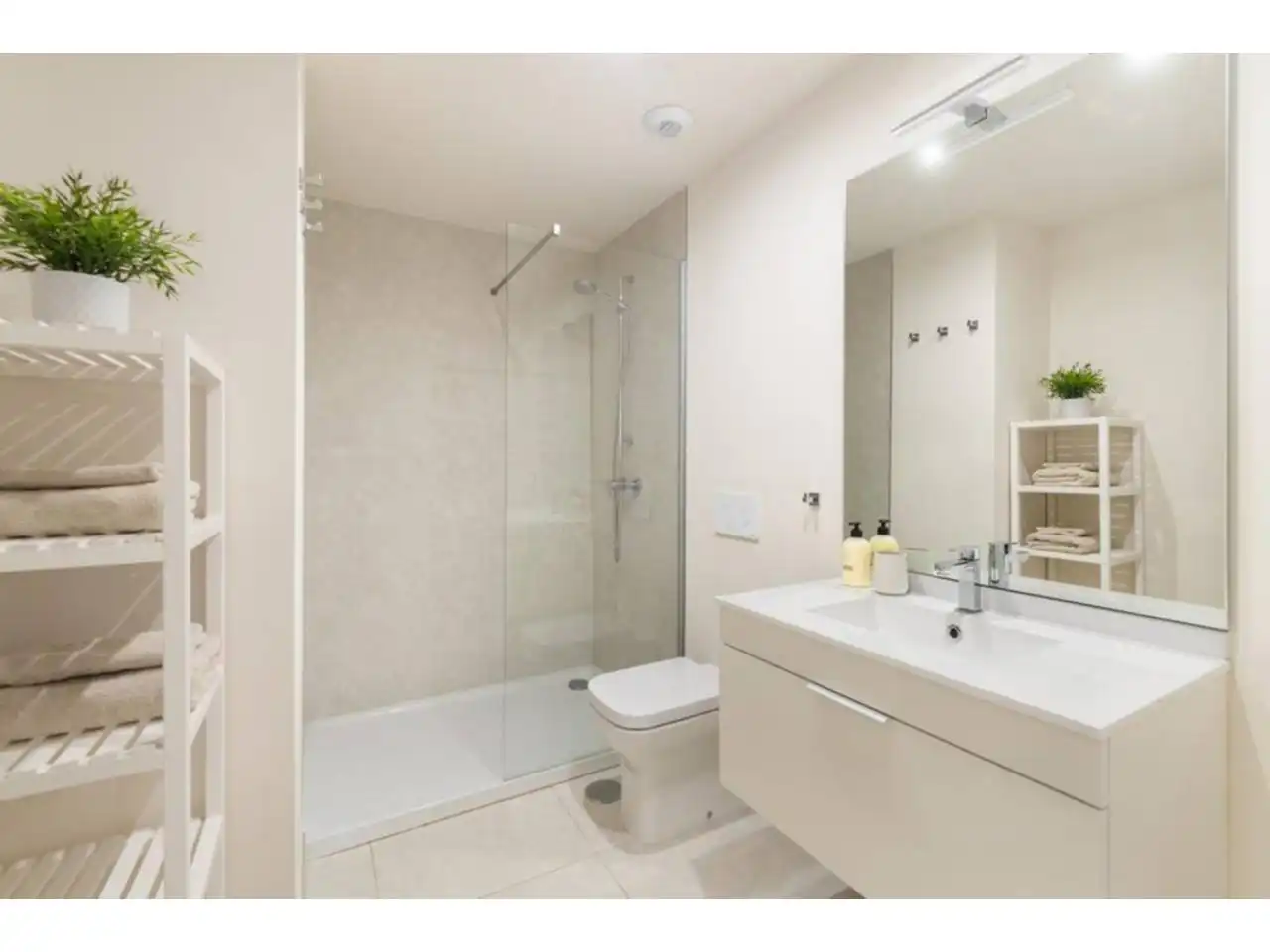 Baño de Ático en venta en Mijas con Aire acondicionado, Terraza y Trastero