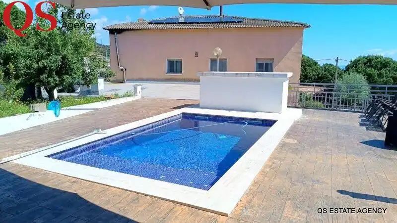 Villa avec terrasse à vendre à Riudarenes