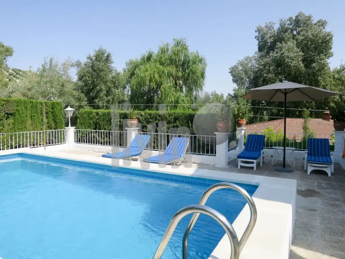 Piscina de Casa o xalet en venda en Jaén