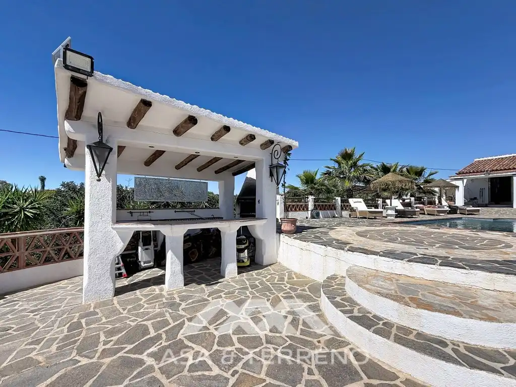Terrassa de Casa o xalet en venda en Vélez-Málaga amb Aire condicionat, Jardí privat i Terrassa