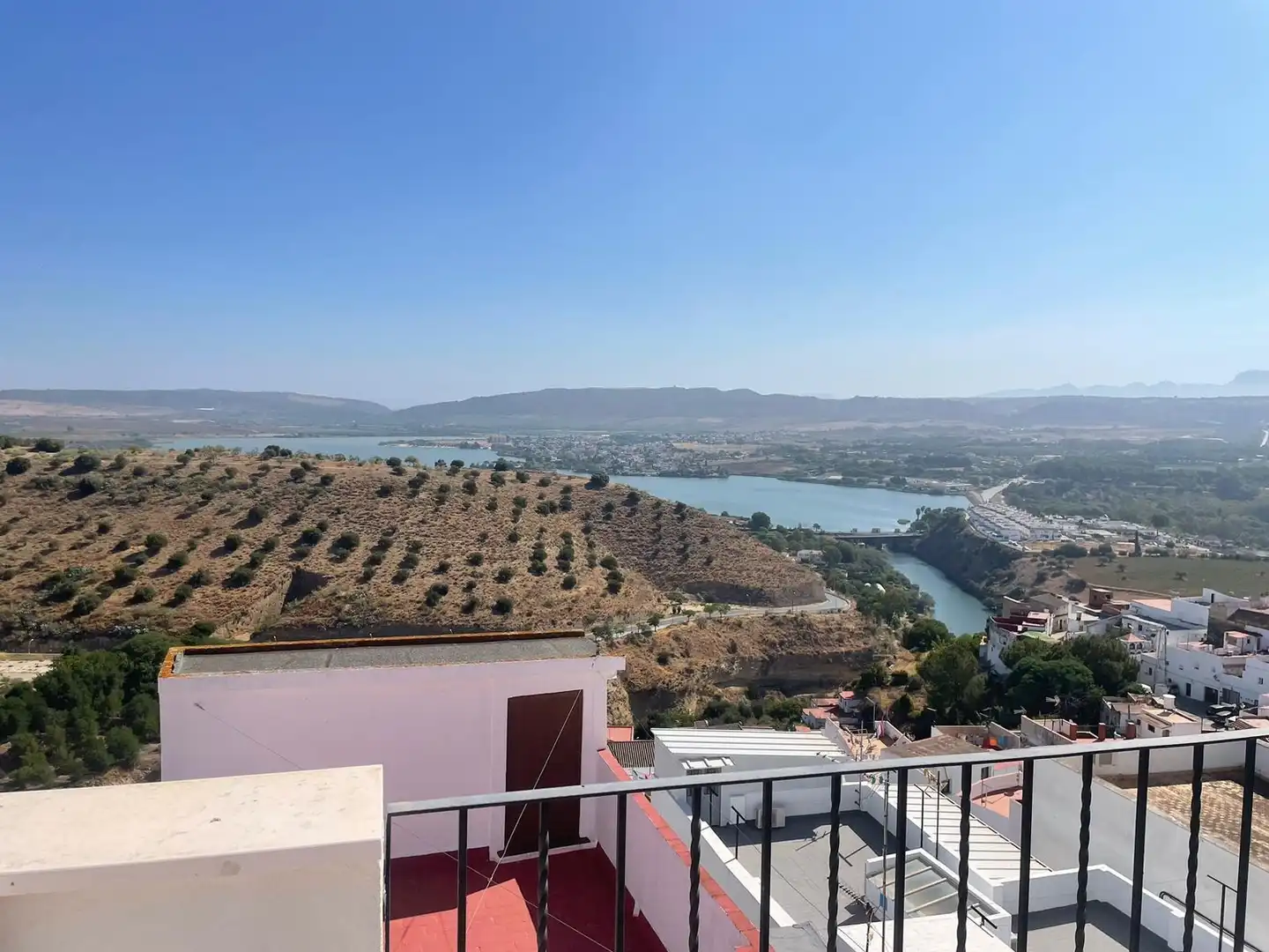 Vista exterior de Pis en venda en Arcos de la Frontera amb Moblat