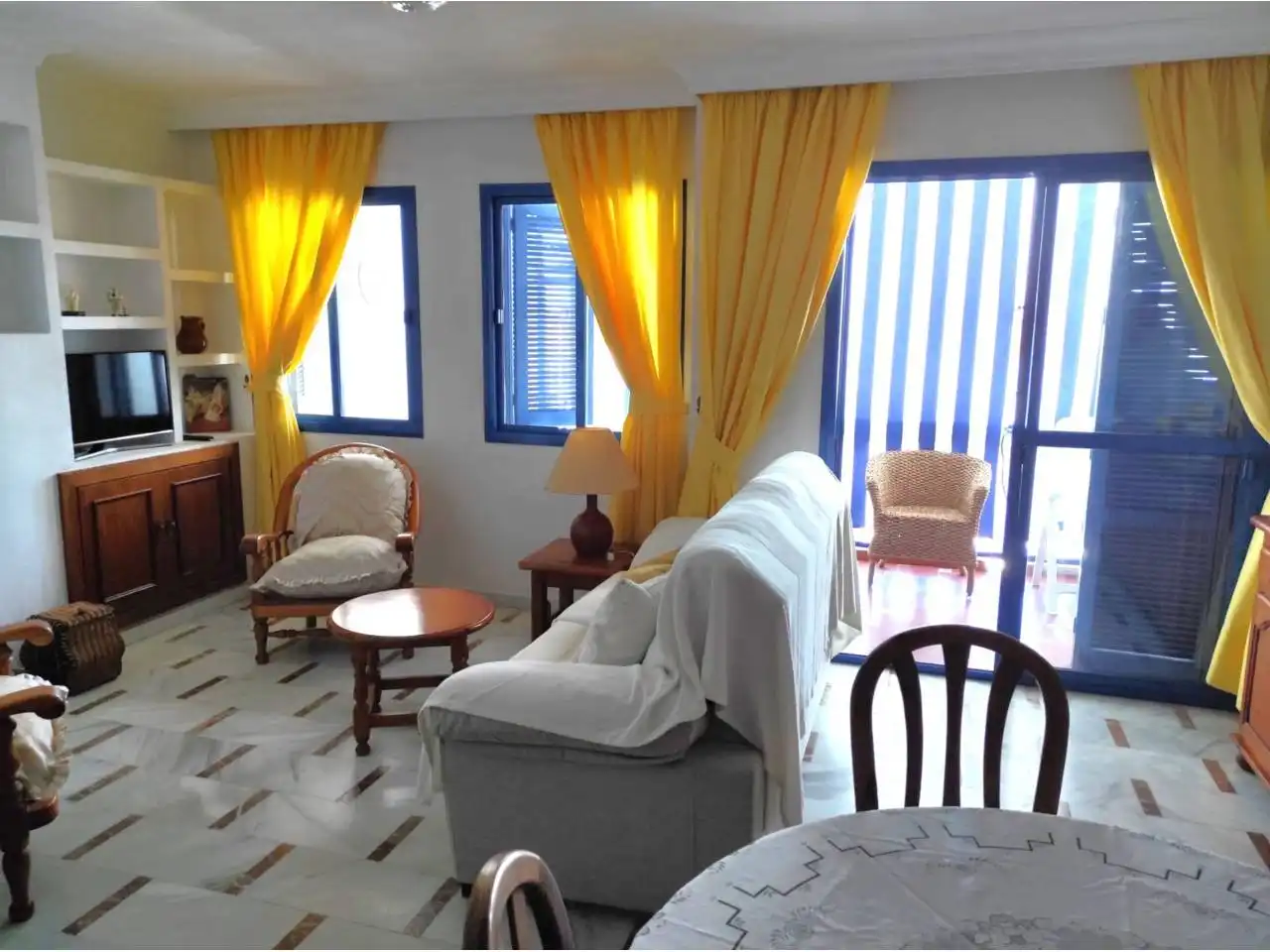 Sala de estar de Apartamento en venta en Punta Umbría con Terraza, Amueblado y Balcón
