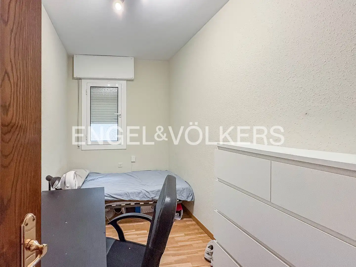 Bedroom of Flat for rent in Barcelona  with Air Conditioner, Heating and Parquet flooring