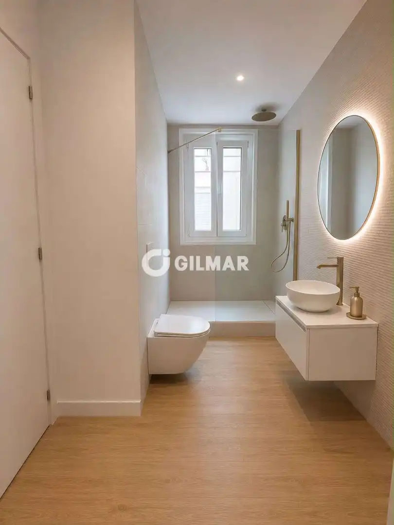 Baño de Piso en venta en Madrid con Calefacción y Amueblado