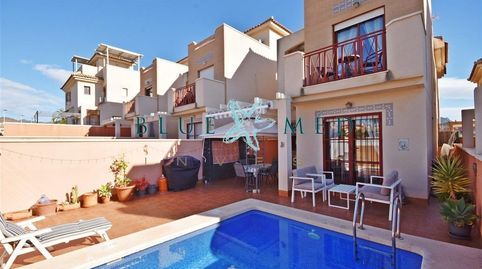 EXCLUSIVO CHALET CON VISTAS AL MAR Y PISCINA PROPIA EN EL ALAMILLO