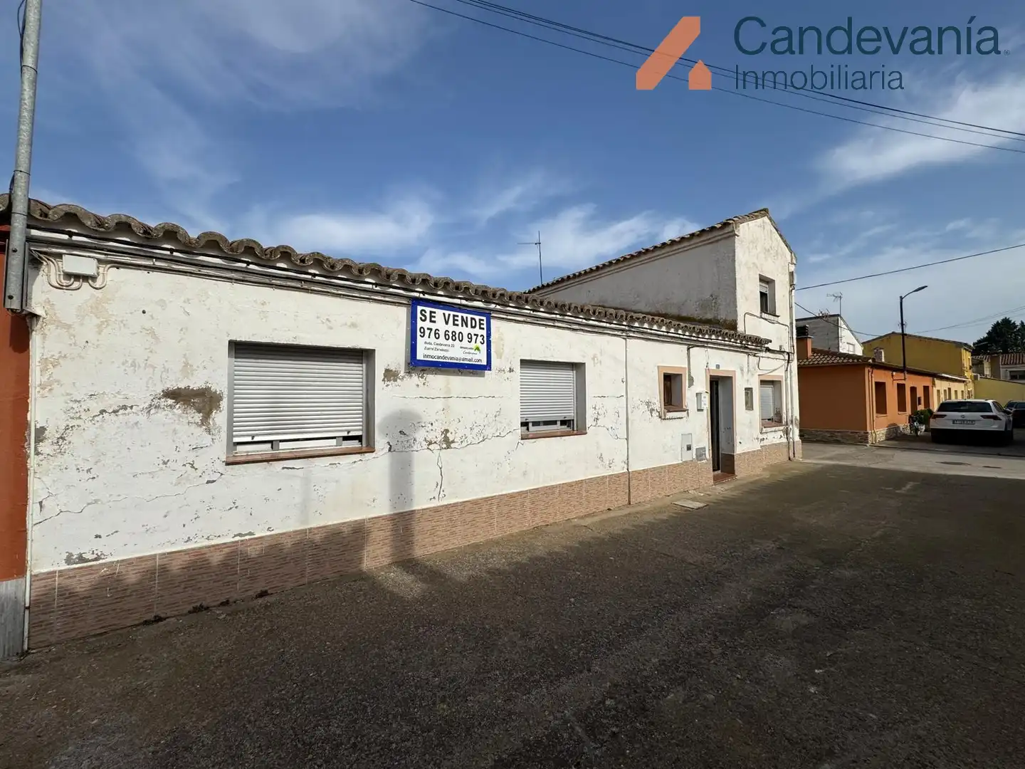 Vista exterior de Finca rústica en venda en Gurrea de Gállego amb Jardí privat i Traster