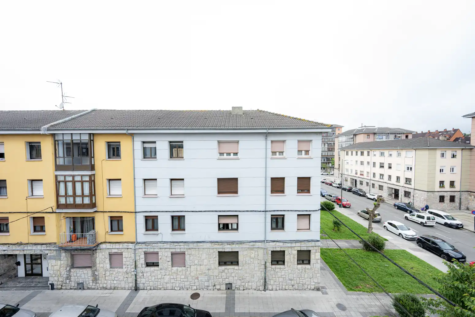 Vista exterior de Pis en venda en Oviedo  amb Calefacció i Terrassa