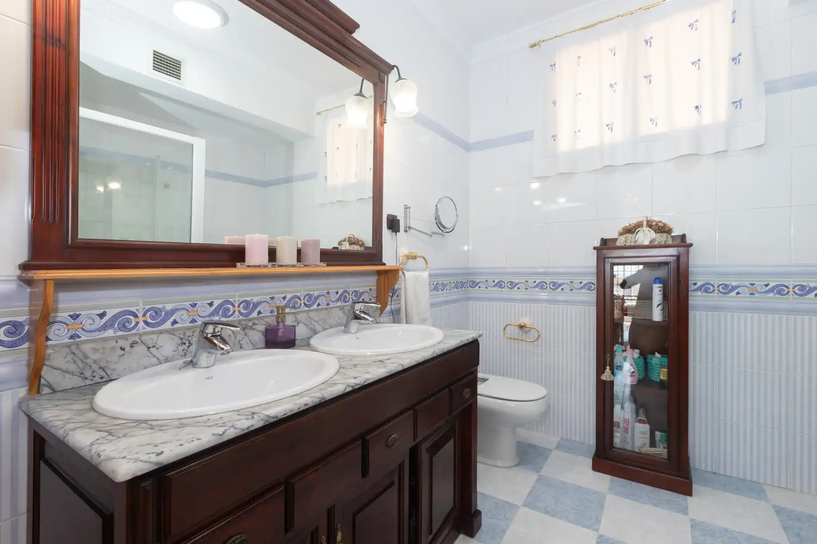 Bathroom of Houses for sale in Málaga  with Air Conditioner, Private garden and Terrace