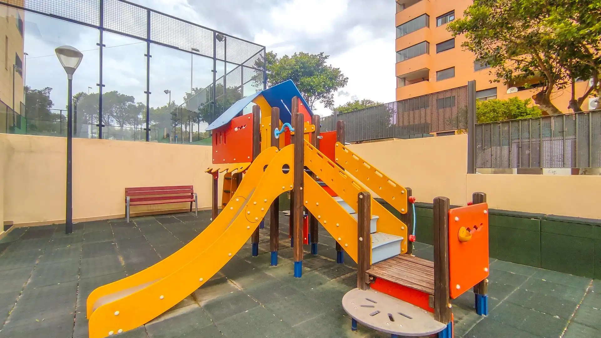 Terrassa de Apartament en venda en Villajoyosa / La Vila Joiosa amb Aire condicionat, Moblat i Piscina comunitària