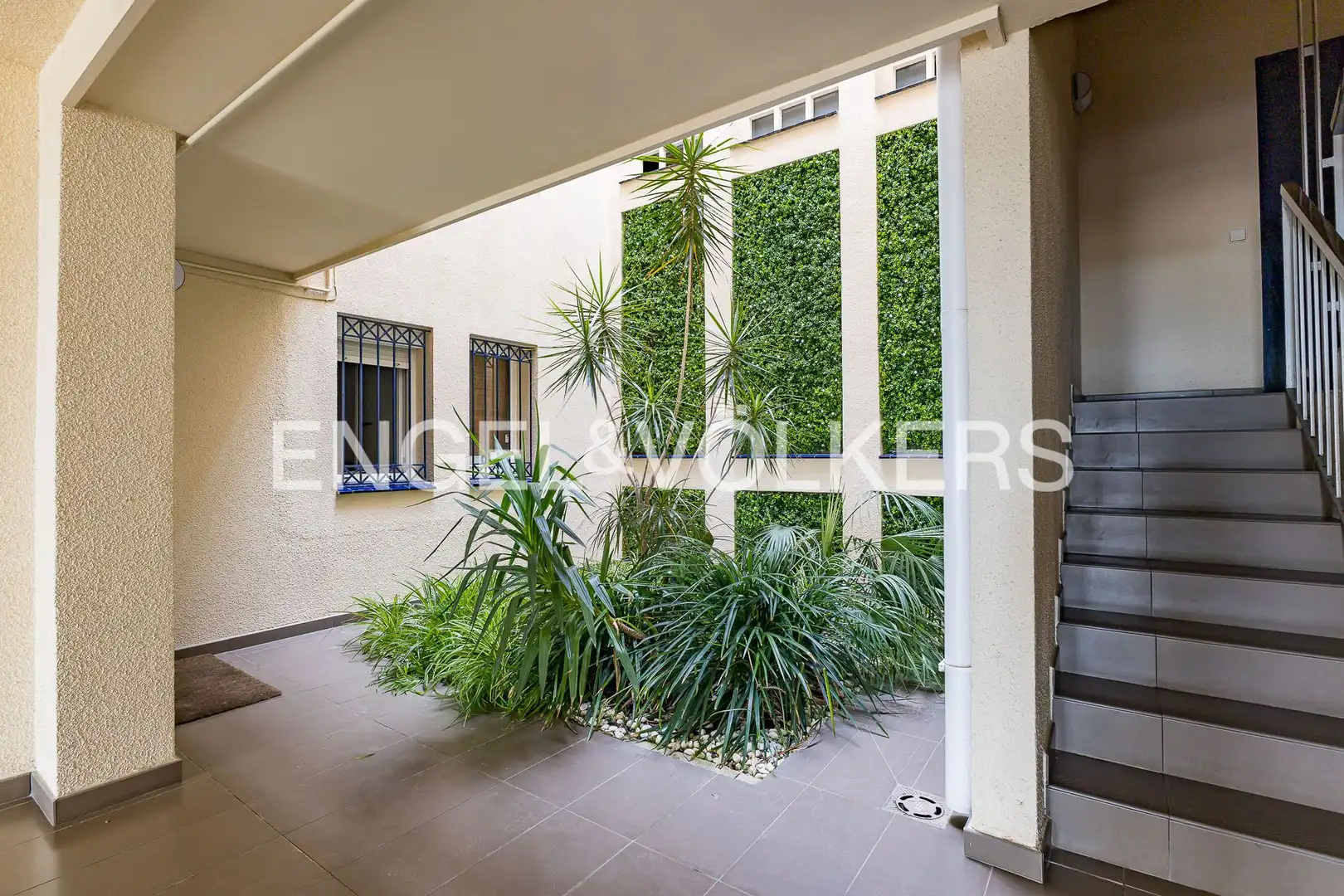 Terrasse von Wohnung zum Verkauf in Sitges mit Heizung, Privatgarten und Terrasse