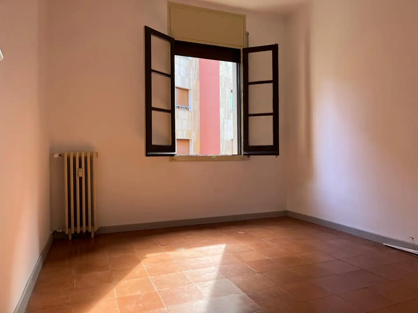 Habitación de Piso en venta en Figueres con Calefacción, Trastero y Horno