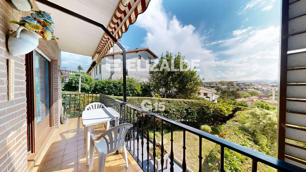 Jardín de Piso en venta en Donostia - San Sebastián  con Calefacción, Jardín privado y Terraza