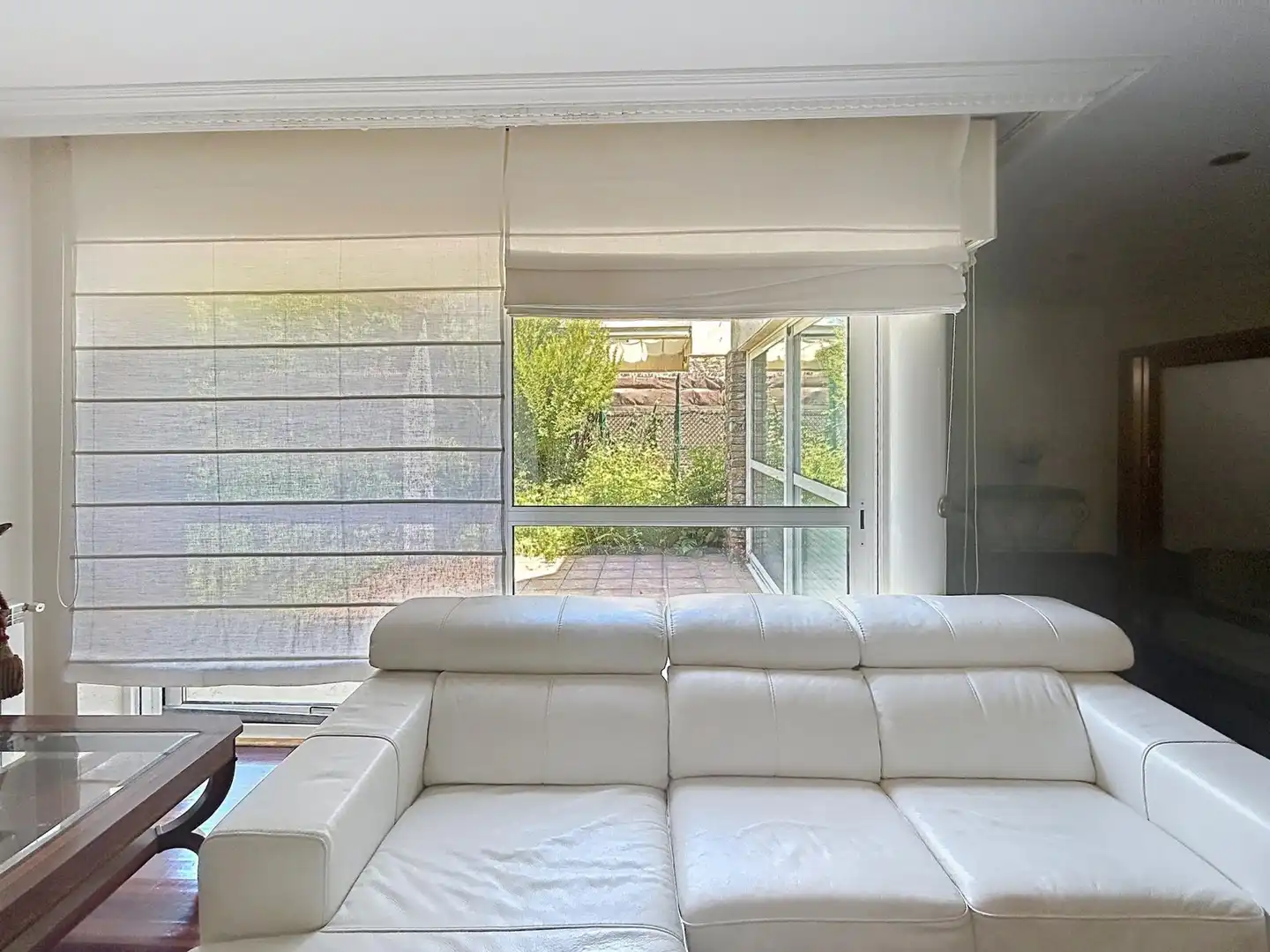 Sala de estar de Casa adosada en venta en Santiago de Compostela  con Calefacción, Terraza y Piscina comunitaria