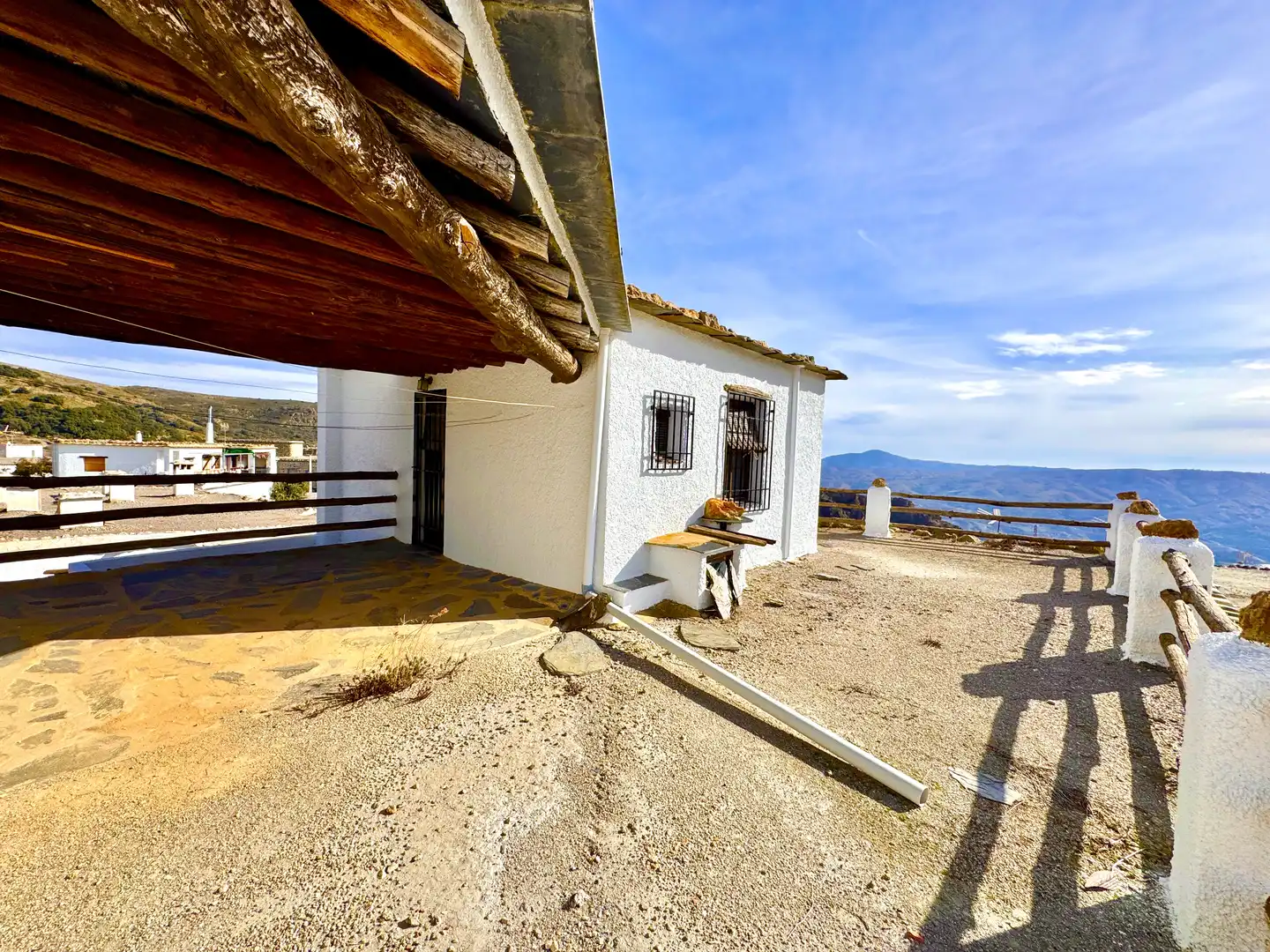 Exterior view of Buildings for sale in Juviles  with Alarm