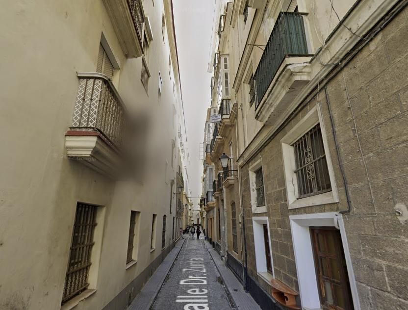 Vista exterior de Dúplex en venda en  Cádiz Capital amb Balcó