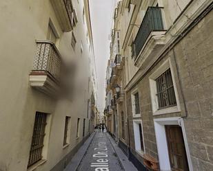 Vista exterior de Dúplex en venda en  Cádiz Capital amb Balcó