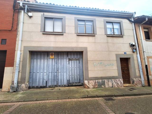 Casa adosada en Venta en Sahagún - CL ANTONIO NICOLAS en Sahagún