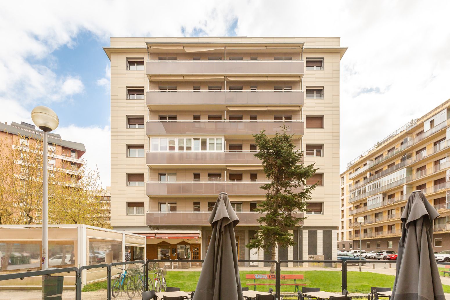 Vista exterior de Piso en venta en  Pamplona / Iruña con Calefacción, Parquet y Terraza