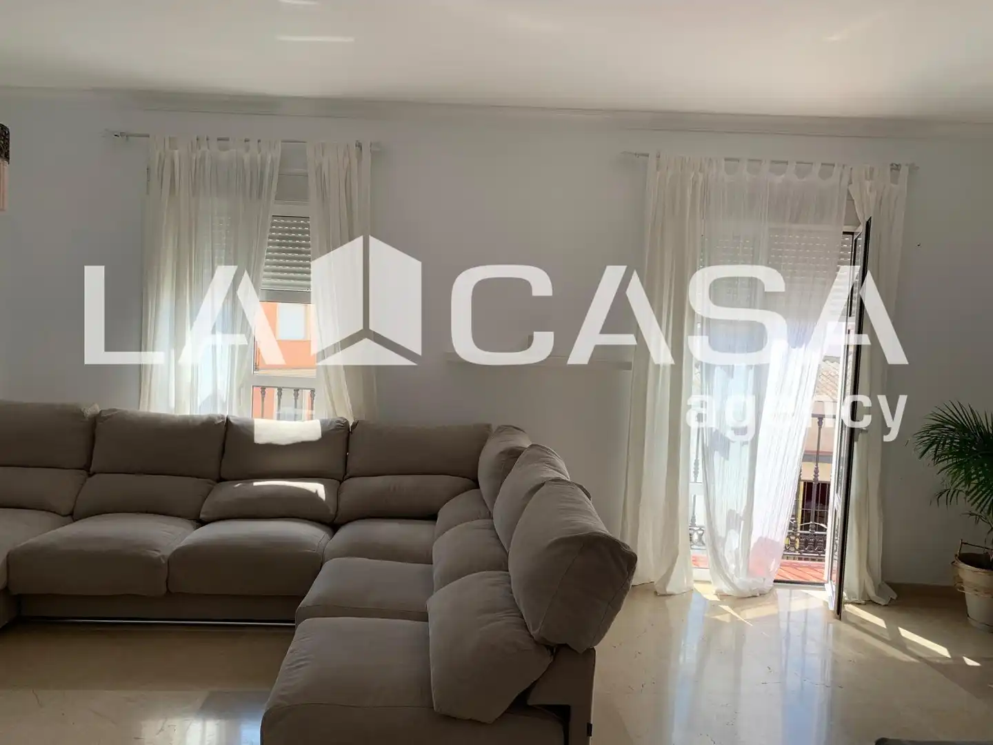Sala d'estar de Pis en venda en Dos Hermanas amb Aire condicionat, Terrassa i Balcó
