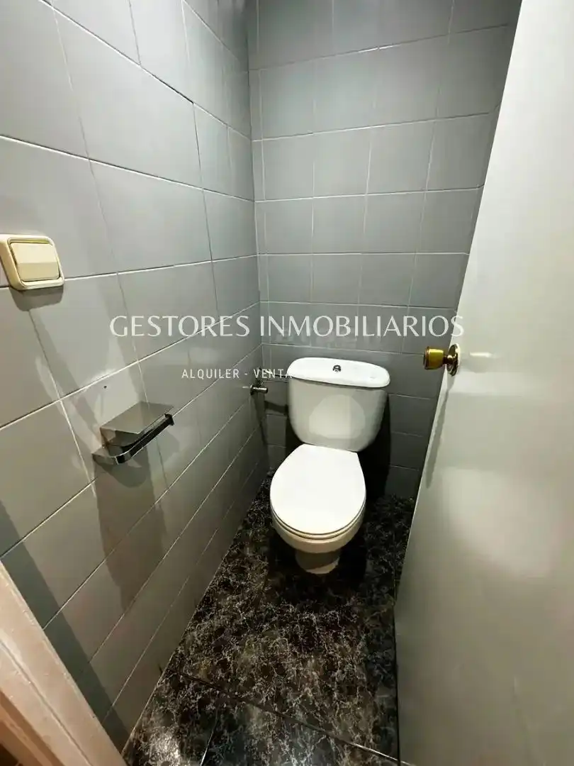 Baño de Local en traspaso en Alcoy / Alcoi con Aire acondicionado y Amueblado