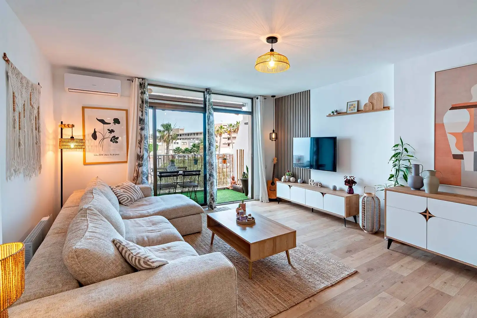 Sala de estar de Piso en venta en Roquetas de Mar con Aire acondicionado, Jardín privado y Terraza