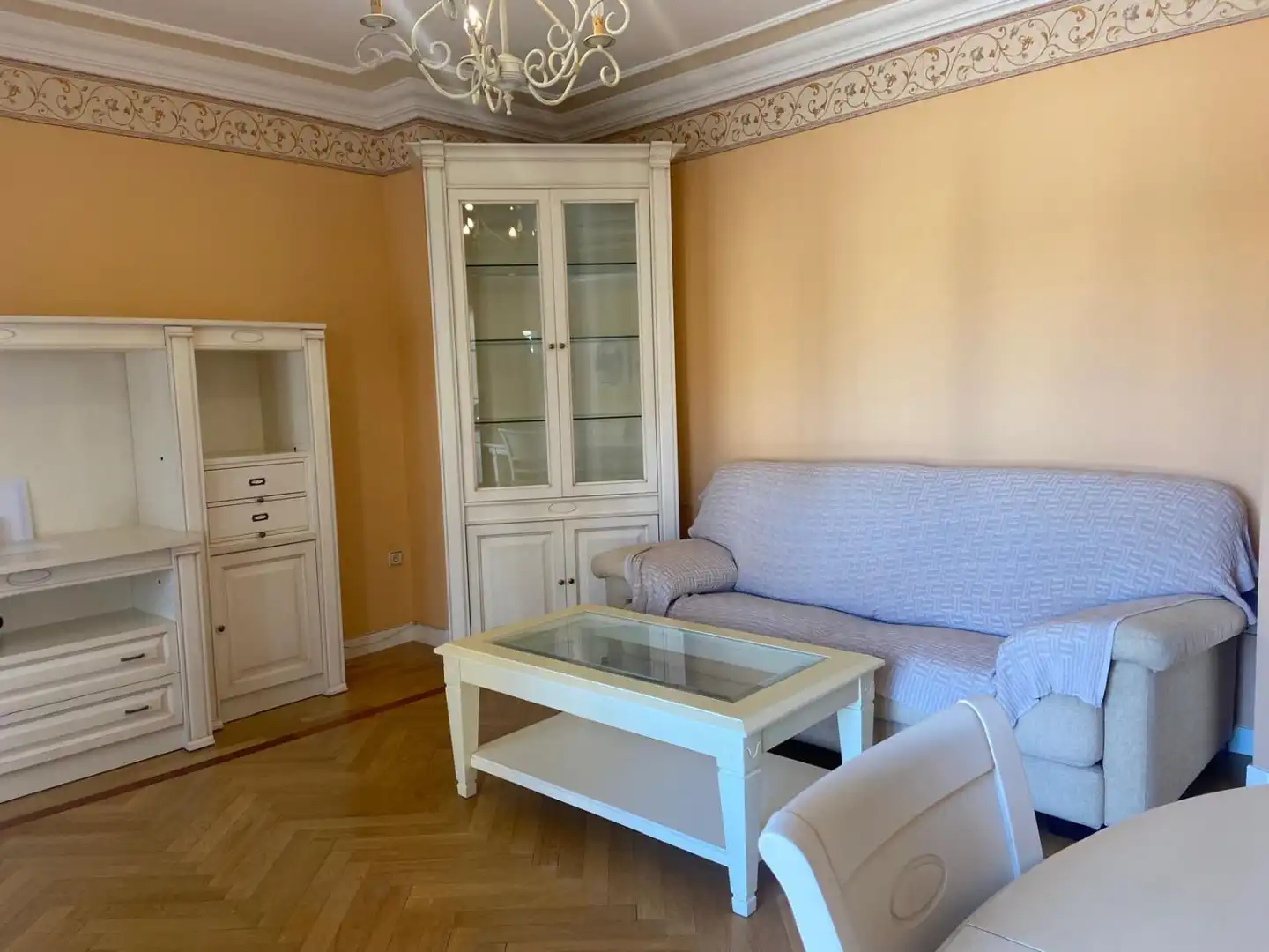 Sala de estar de Piso en venta en Valdepeñas con Aire acondicionado, Calefacción y Parquet