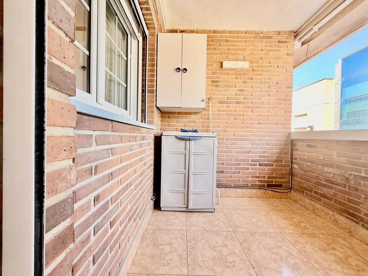 Flat with terrace for sale in Calle Miguel Hernández 16, imagen 5