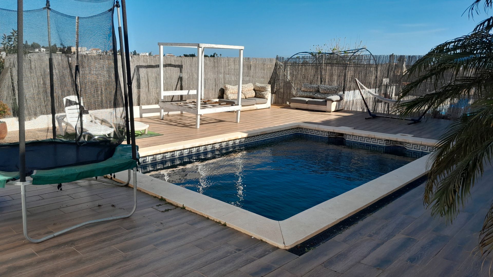 Piscina de Casa adosada en venda en Torrox amb Aire condicionat, Calefacció i Terrassa