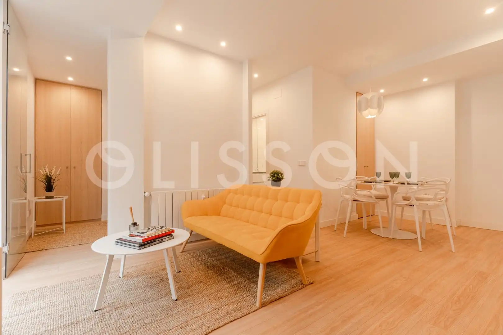 Living room of Flat for sale in Madrid  with Air Conditioner, Heating and Furnished