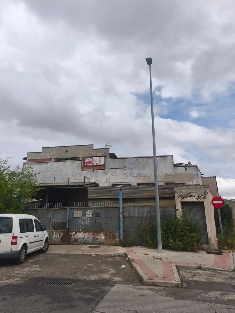 Terreno industrial en venta en Calle del Pico de la Mira, El Arroyo - La Fuente