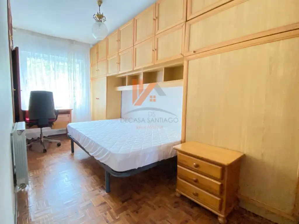 Bedroom of Flat for rent in Santiago de Compostela   with Furnished and Washing machine