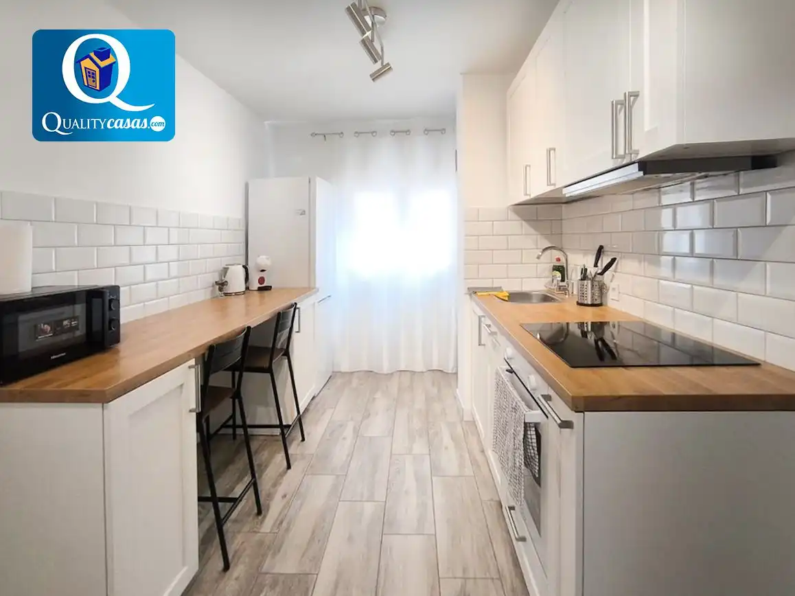Cocina de Apartamento en venta en Alicante / Alacant con Aire acondicionado, Calefacción y Terraza