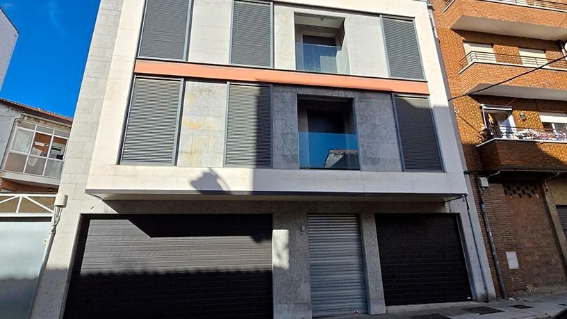Vista exterior de Pis en venda en León Capital 